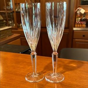 Elegant Crystal Champagne Flutes